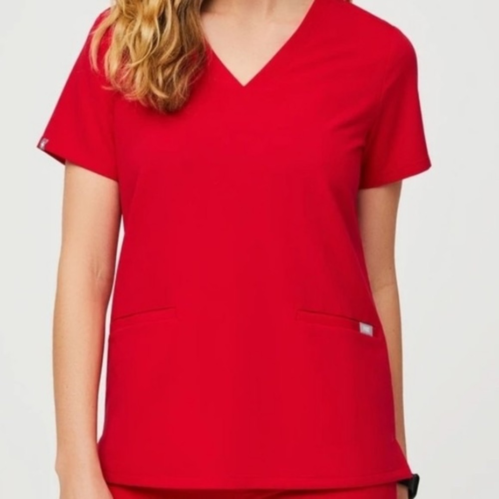 Figs Casma 3 Pocket Scrub Top in Red